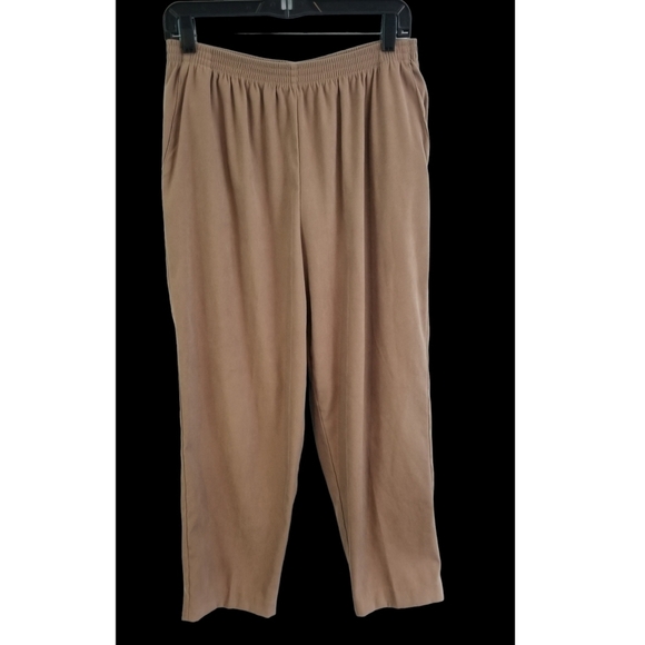 3/$25 Alfred Dunner Size 14 Taupe Pull On Pants Short Inseam - Picture 1 of 3